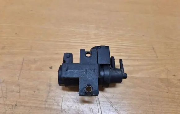 Dodge Nitro Turbo solenoid valve 70167200 061332