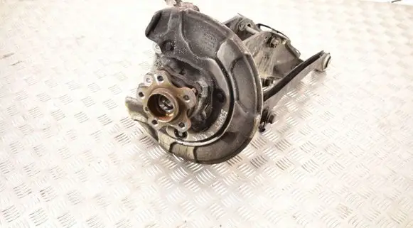BMW 5 G30 G31 Rear wheel hub 6861802