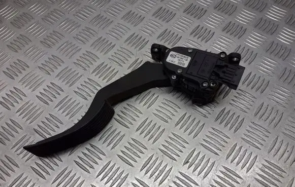 Alfa Romeo 159 Accelerator throttle pedal 60695128