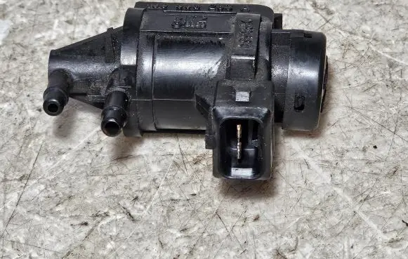 Volkswagen Golf IV Turbo solenoid valve 1J0906283