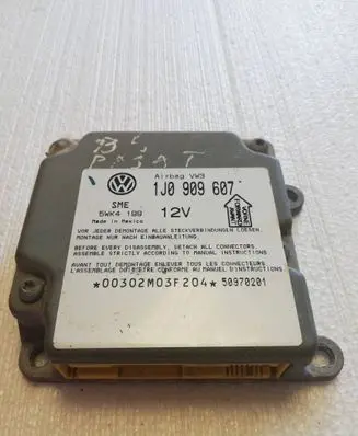 Volkswagen PASSAT B7 Airbag control unit/module 1J0909607 50970201