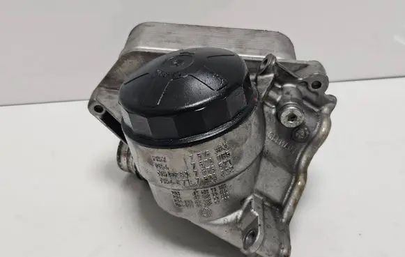 BMW X3 F25 Oil filter mounting bracket 7525333 7516383