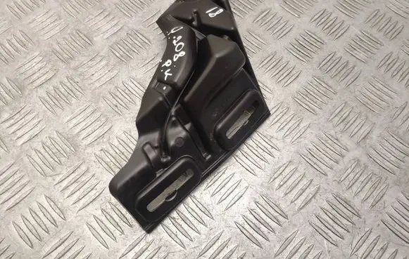 Peugeot 208 II Fender mounting bracket 9823213080