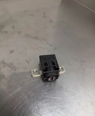 Audi A6 Allroad C7 Battery relay fuse 4F0915519 120402