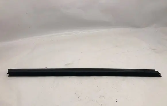 Mazda CX-3 Rubber seal front door window/glass 03KKF