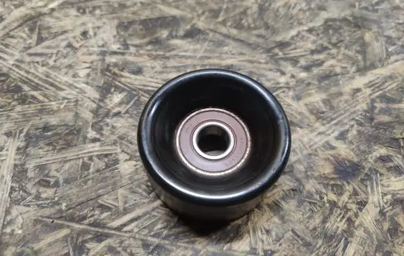 Jaguar XK8 - XKR Alternator belt tensioner pulley 