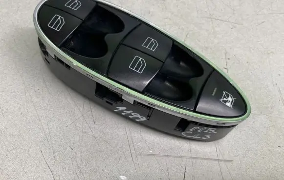 Mercedes-Benz CLS C219 Electric window control switch A2118213679