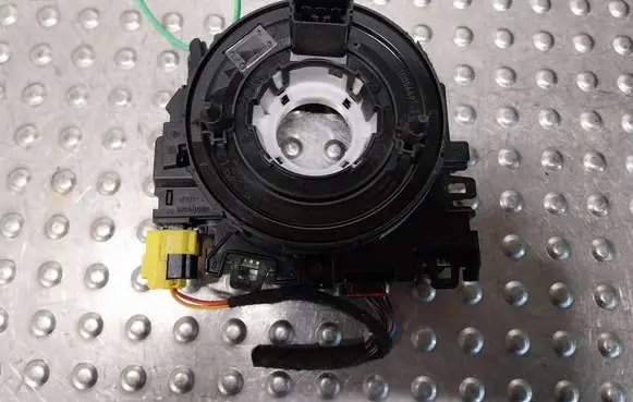 Audi A3 S3 8V Airbag slip ring squib (SRS ring) 5Q0953549E