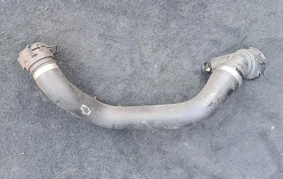 Engine coolant pipe/hose