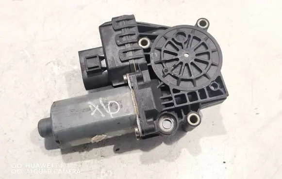 Audi A6 S6 C4 4A Rear door window regulator motor 0130821784