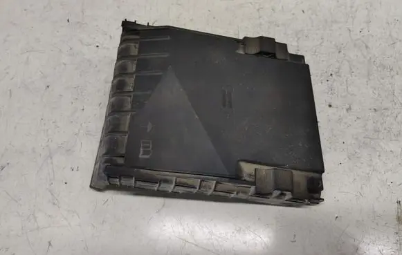 Volkswagen PASSAT B6 Fuse box cover 1K0937132F