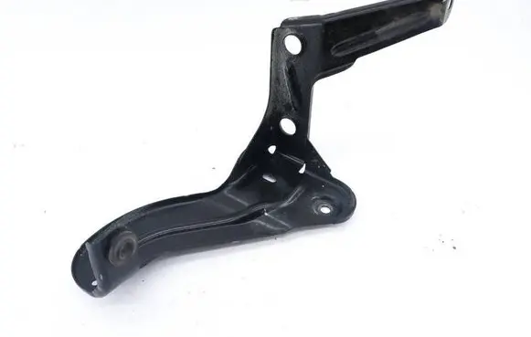 Audi A6 S6 C6 4F Intercooler pipe mounting bracket 4F0145813F