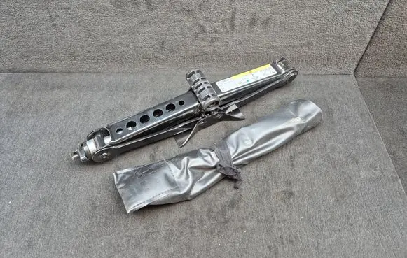 Audi A6 Allroad C7 Lift Jack 4H0011031 4H0011031TS3 4H0011221