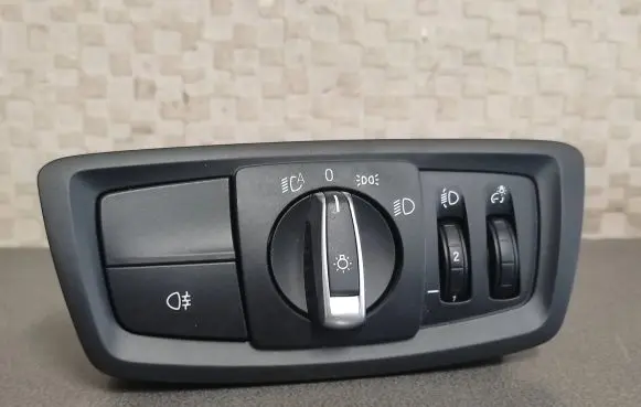 BMW 2 F22 F23 Light switch 6847522