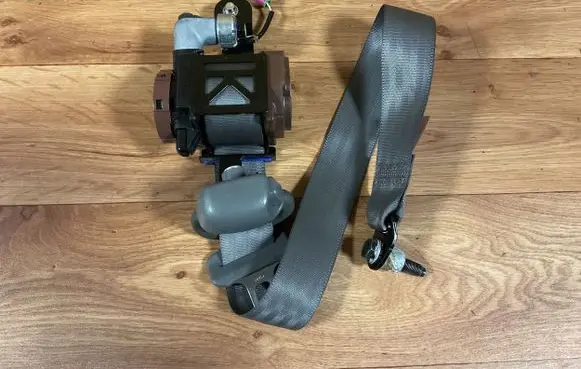 Chevrolet Nubira Front seatbelt 0433028 448379