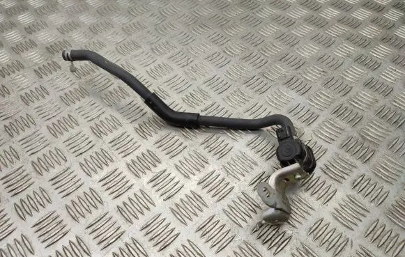 Toyota RAV 4 (XA50) Vacuum valve 9091012276