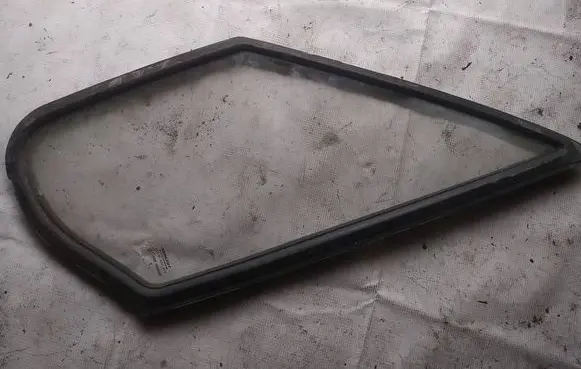 Peugeot Boxer Front door vent window glass four-door as2