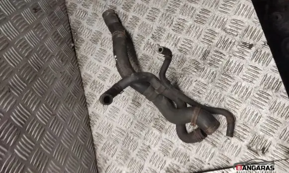 Volkswagen PASSAT B6 Engine coolant pipe/hose