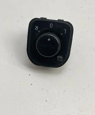 Wing mirror switch