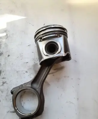 Iveco Daily 4th gen Piston 504113130 2995580