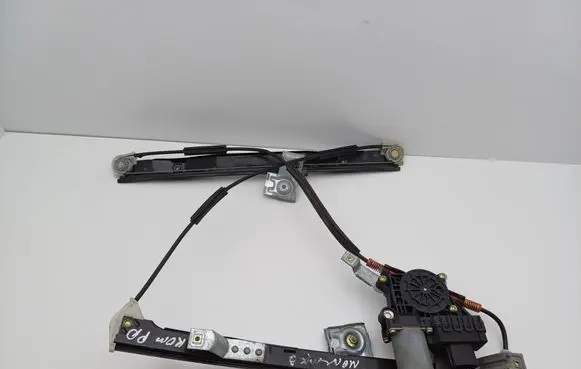 Ford Mondeo Mk III Front door window regulator with motor 1S71F23200 0130821771