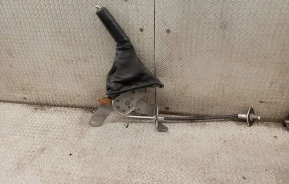 Lexus IS 220D-250-350 Handbrake/parking brake lever assembly