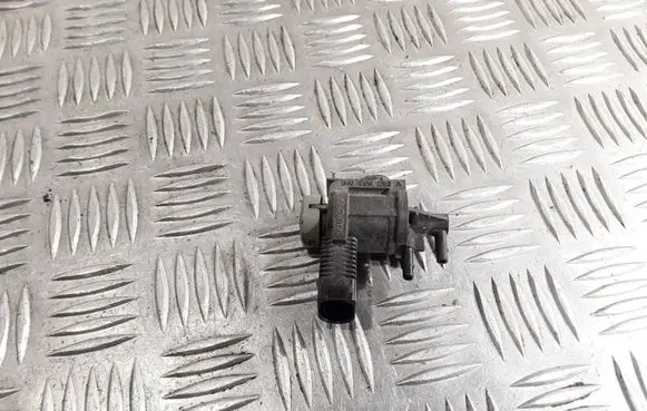 Audi A4 S4 B7 8E 8H Vacuum valve 1K0906283A