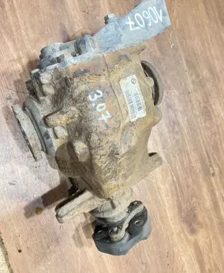 BMW 3 E90 E91 Rear differential 7566169
