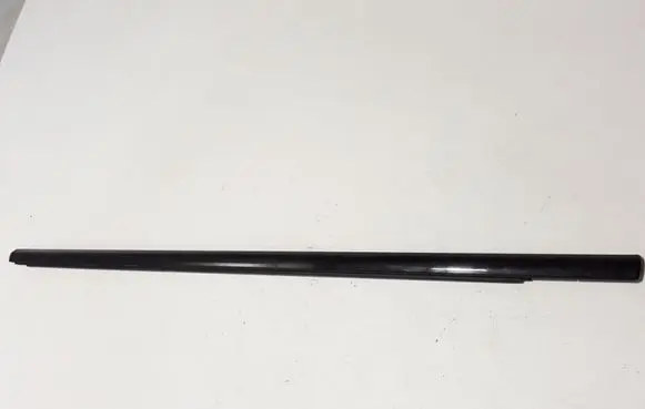 Land Rover Evoque I Front door glass trim molding LR048553