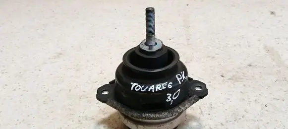 Engine mount bracket