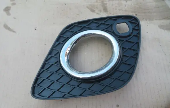 Mercedes-Benz X-class W470 Front bumper lower grill 622565XA0A