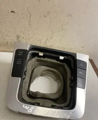 Volkswagen PASSAT B6 Center console 3C0864263A