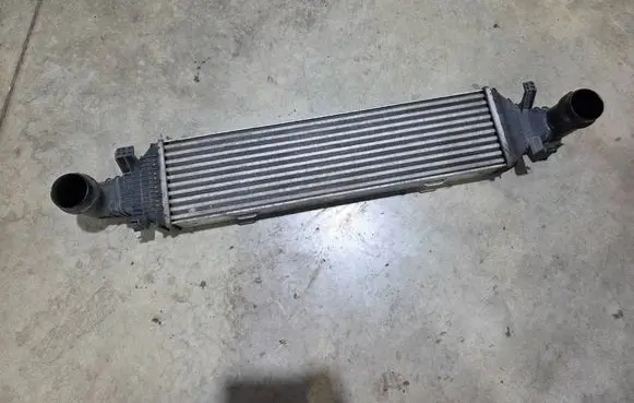Mercedes-Benz E W212 Intercooler radiator A2045000200 6770176 15T307031N