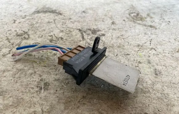 Nissan Micra Heater blower motor/fan resistor 27150EY00A 8200004Z24