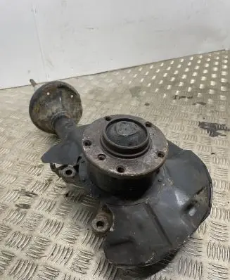 BMW 5 E34 Front wheel hub