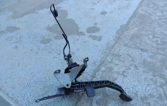 Ford Focus Clutch pedal 4M517B633EL