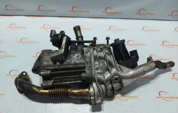 Land Rover Discovery 4 - LR4 EGR valve cooler 9X2Q9U438DA