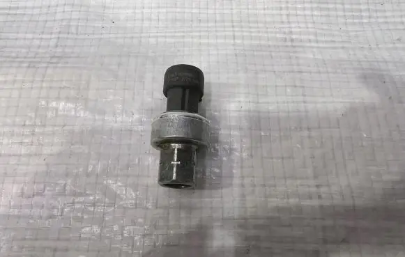 Alfa Romeo 147 Air conditioning (A/C) pressure sensor 51768498