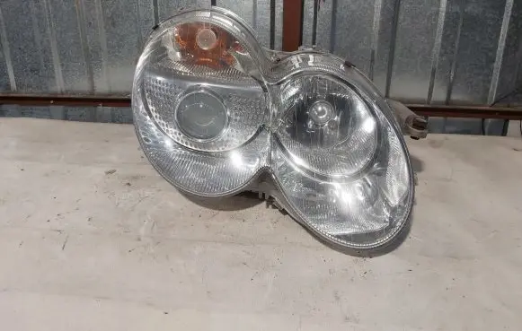 Mercedes-Benz SL R230 Headlight/headlamp A2308207261