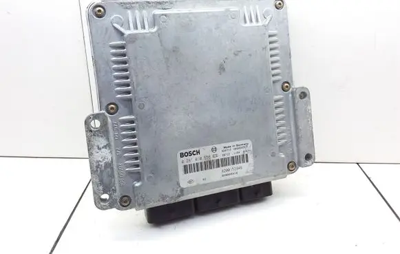Renault Megane II Engine control unit/module 8200153946 0281010556