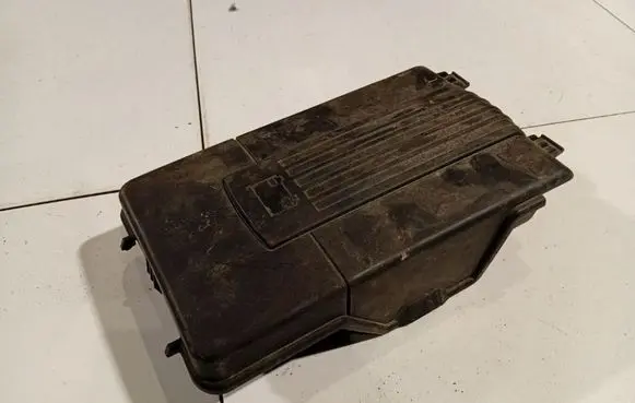 Skoda Octavia Mk2 (1Z) Battery box tray cover/lid 1K0915443A
