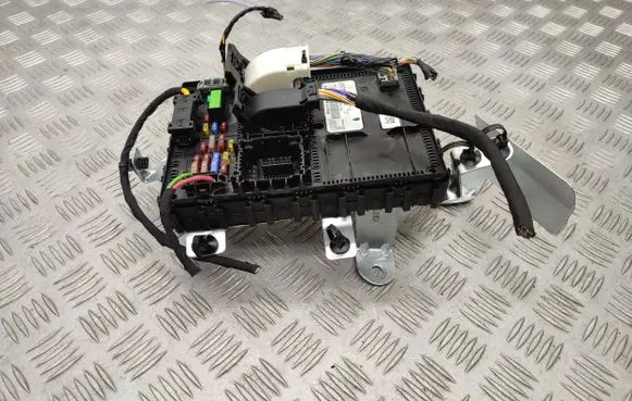 Ford Fiesta Comfort/convenience module NU5T15604BCAD