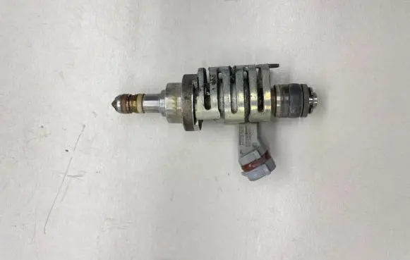 Lexus GS 300 350 430 450H Fuel injector 2326031030