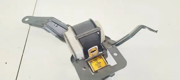 Middle seatbelt (rear)
