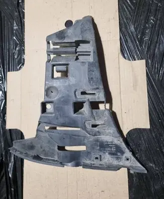 Volvo V70 Front bumper mounting bracket 09190304