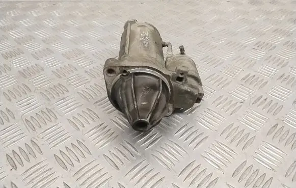 Mercedes-Benz Vito Viano W639 Starter motor A0051511301