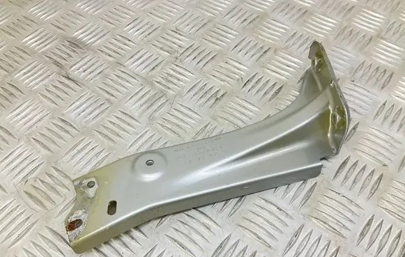 Skoda Octavia Mk3 (5E) Fender mounting bracket 5E0821141