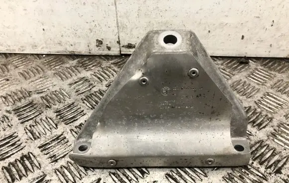 BMW 5 F10 F11 Engine mounting bracket 6777628