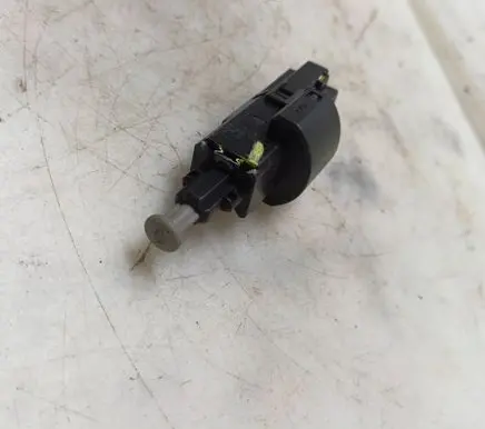 Opel Astra G Brake pedal sensor switch 09132299