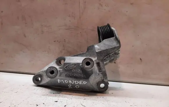 Ford Mondeo Mk III Engine mounting bracket XS7E10039BA C65ZA